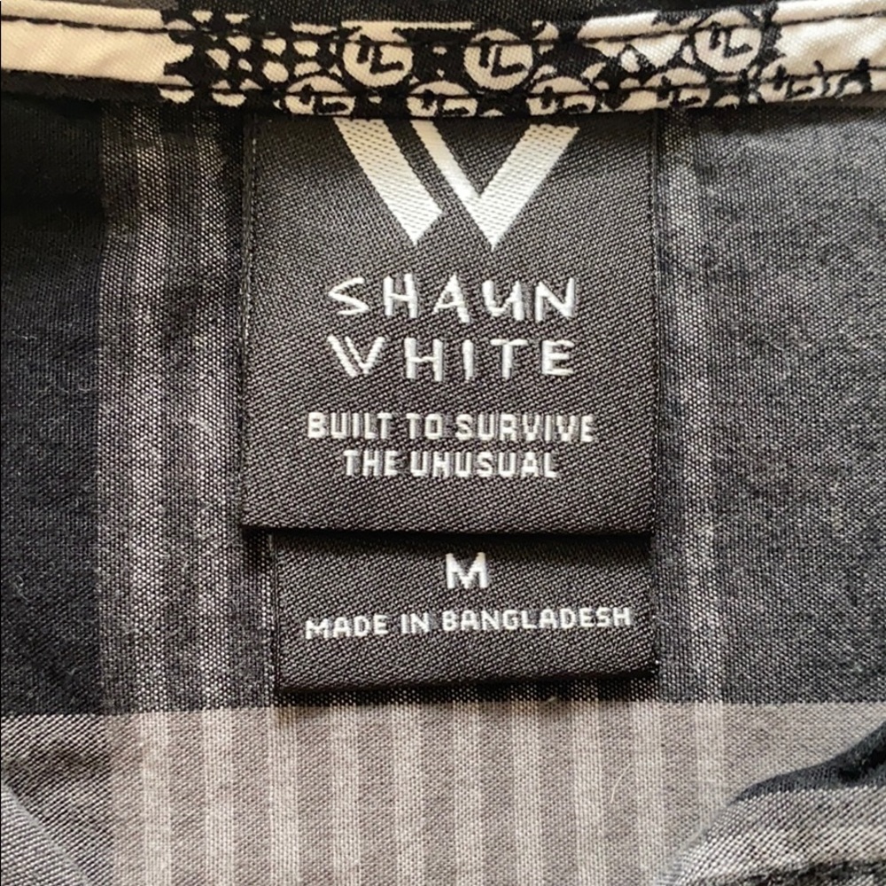 BOYS Shaun White button-up - Picture 5 of 7